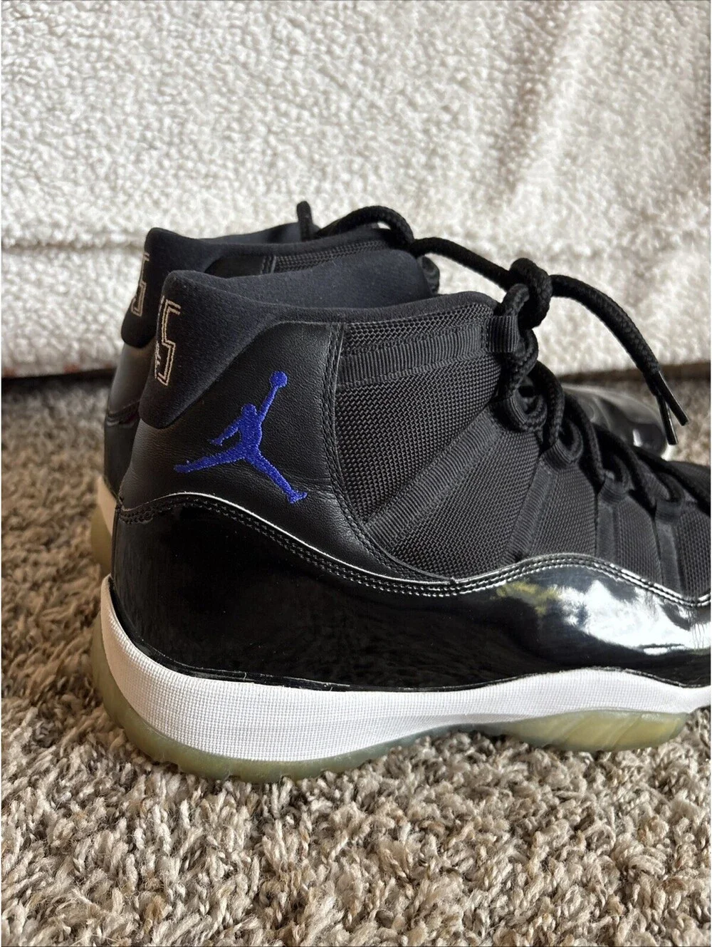 NIKE AIR JORDAN RETRO 11 
